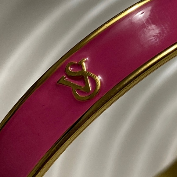 Victoria's Secret Jewelry - VICTORIA’S SECRET PINK ENAMEL BANGLE BRACELET